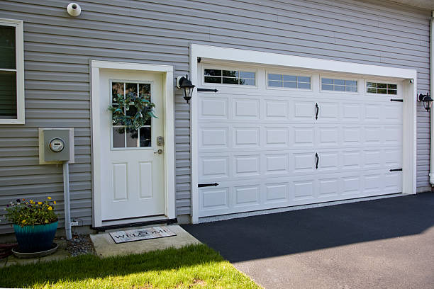 24/7 Emergency Garage Door Panel Replacement experts in Venus, TX